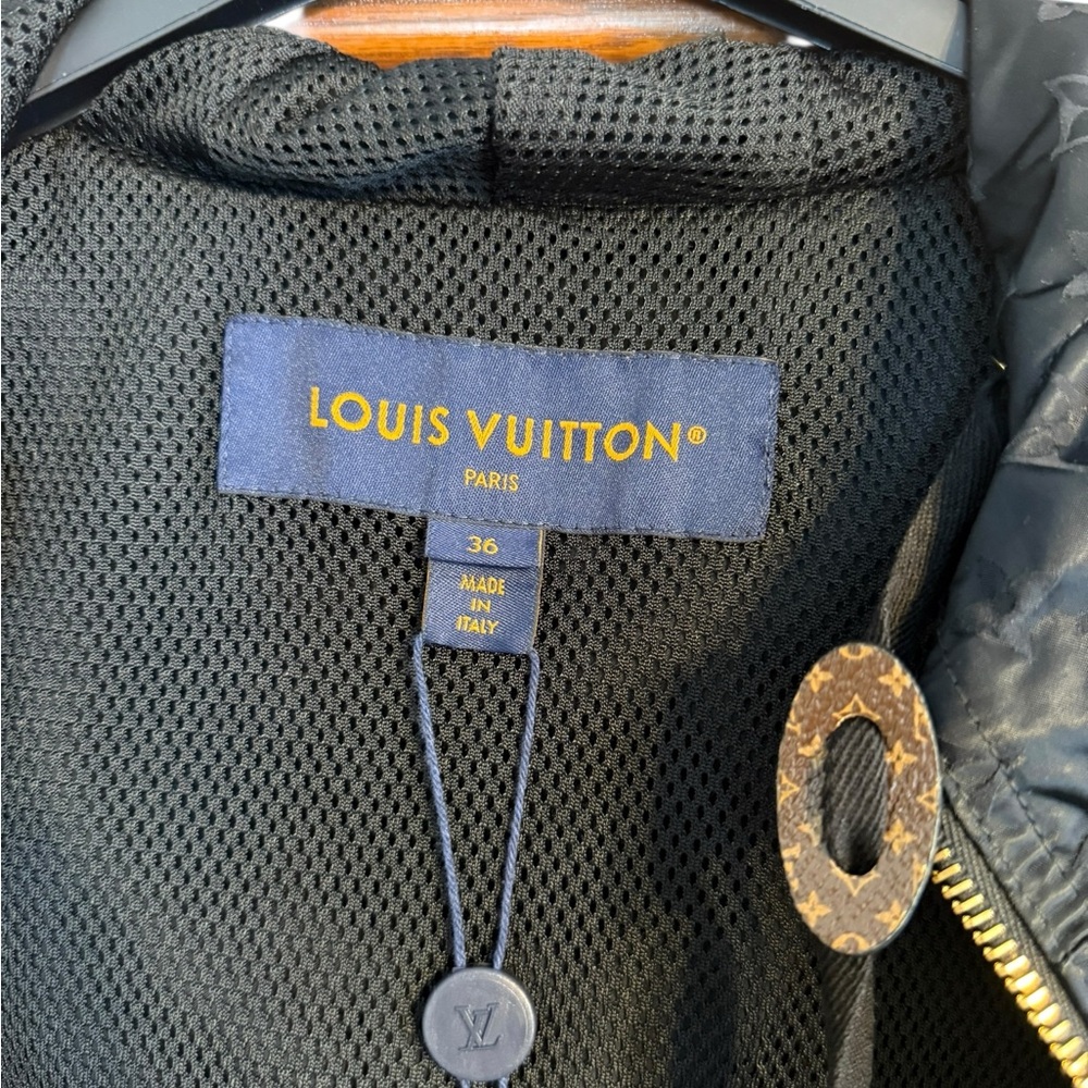 Louis Vuitton Shiny Monogram Short Parka in Midnight Navy - Picture 6 of 11